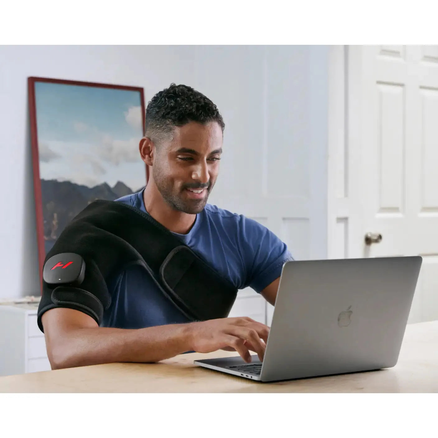 Hyperice Venom 2 Left Shoulder in Black Accessories