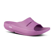 OOFOS Unisex OOahh Slide Sandal in Plum