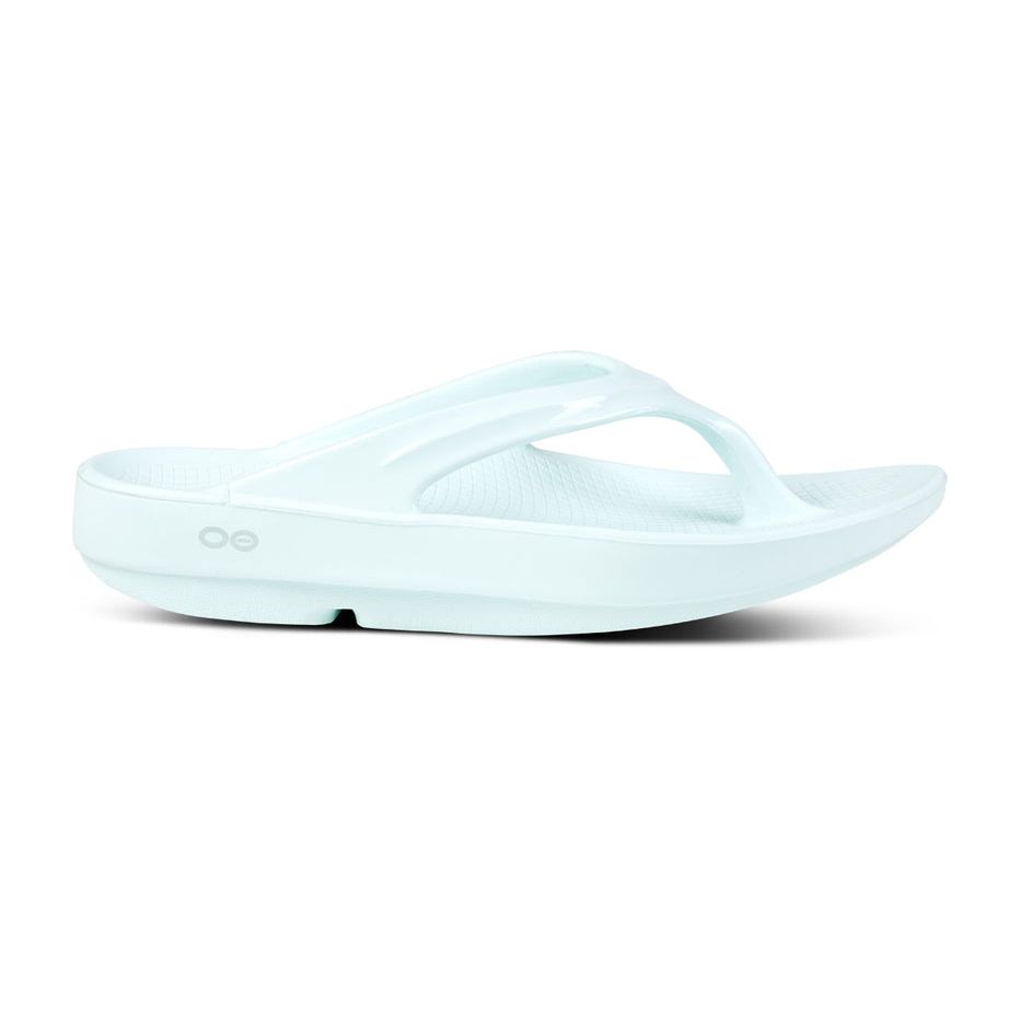 OOFOS Women's OOlala Thong Sandal in Ice