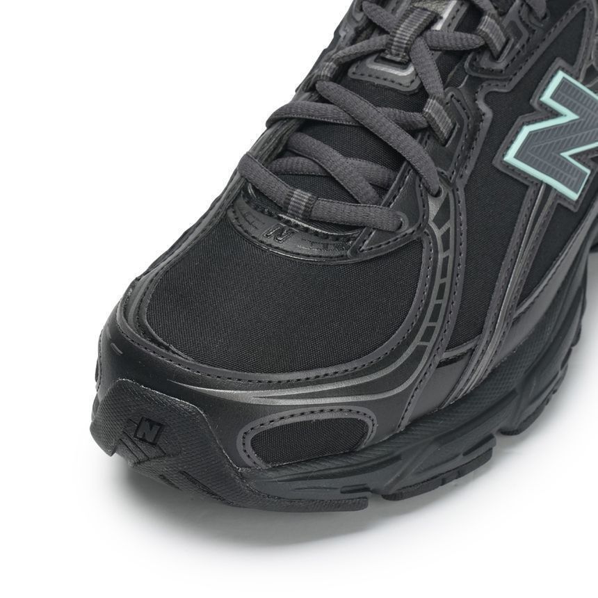 #color_black-bright-mint