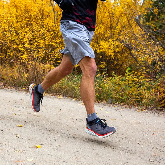 Injinji Men's Trail Midweight Mini-Crew in Granite