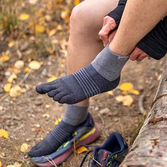 Injinji Women's Trail Midweight Mini Crew in Granite