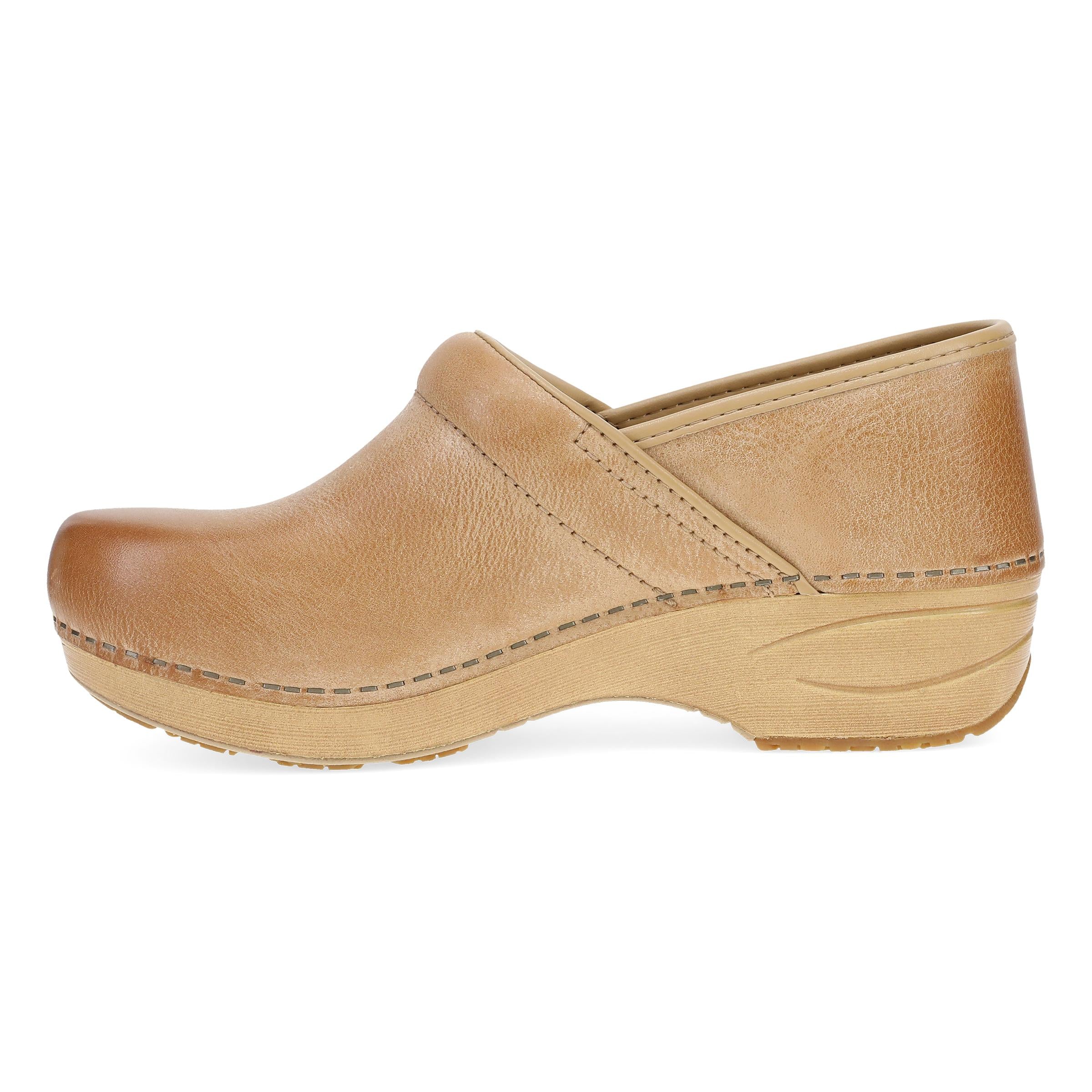 #color_honey-distressed-clog