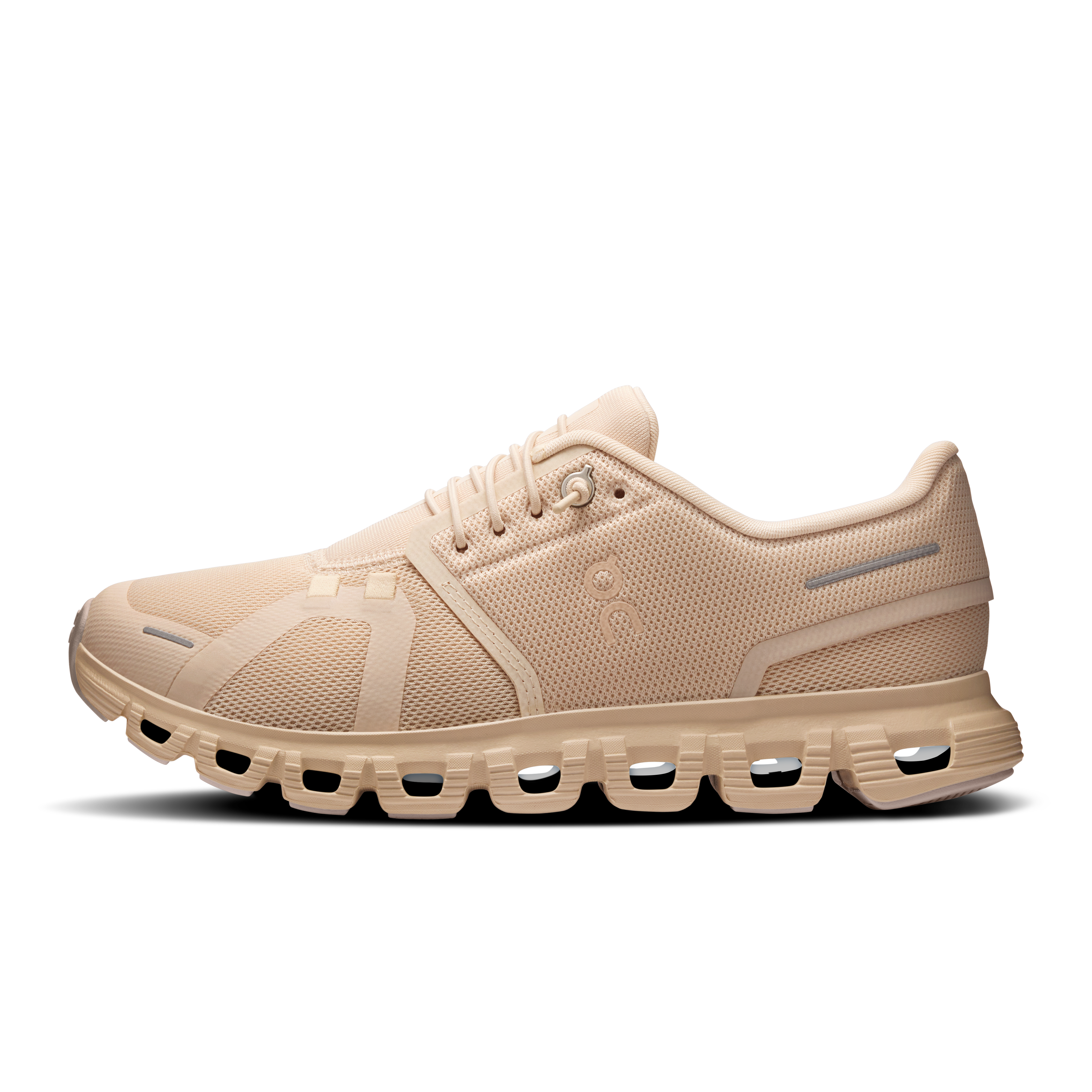 On Running Women's Cloud 6 in Sand/Sand