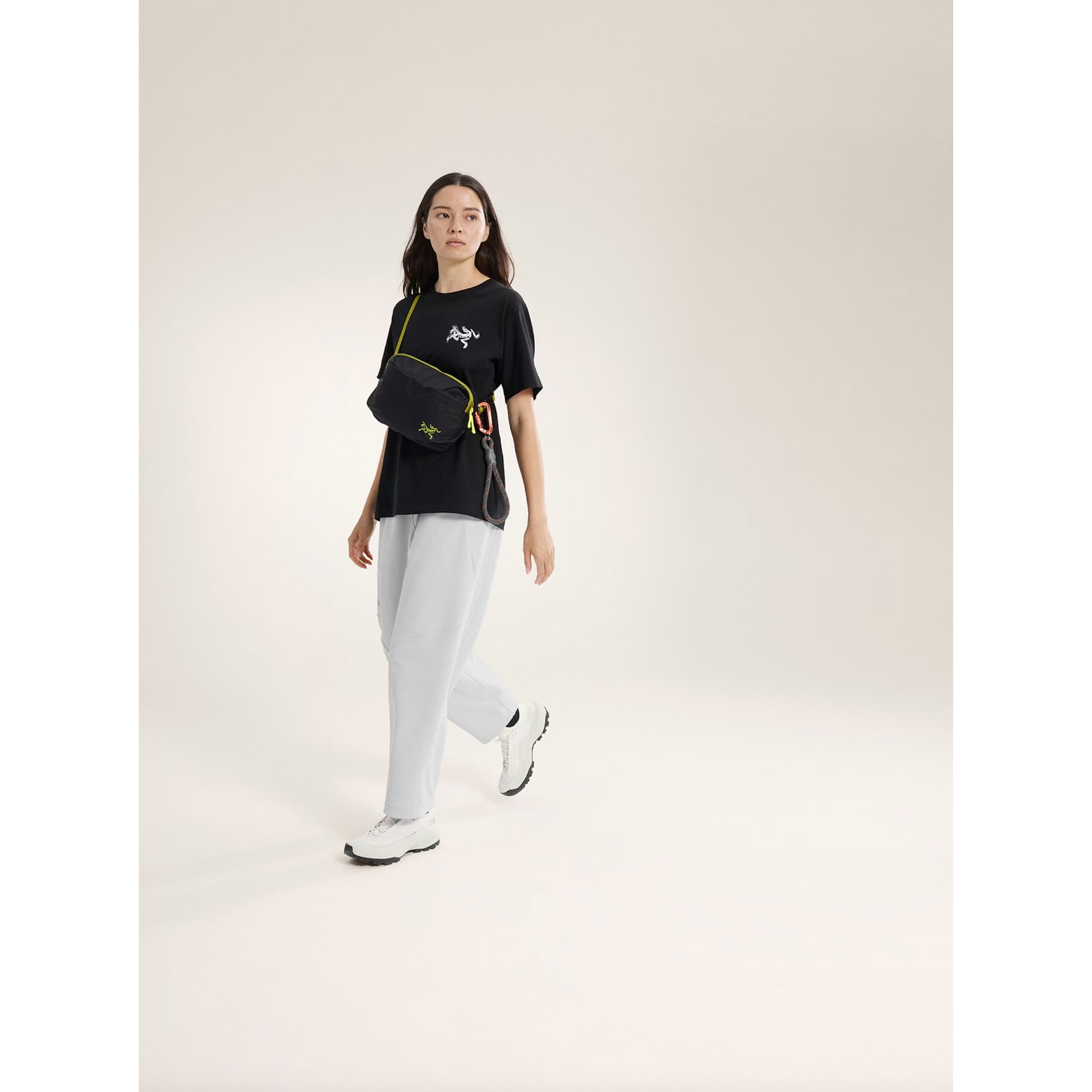 Arc'teryx Heliad Crossbody Bag in Black/Olive Moss