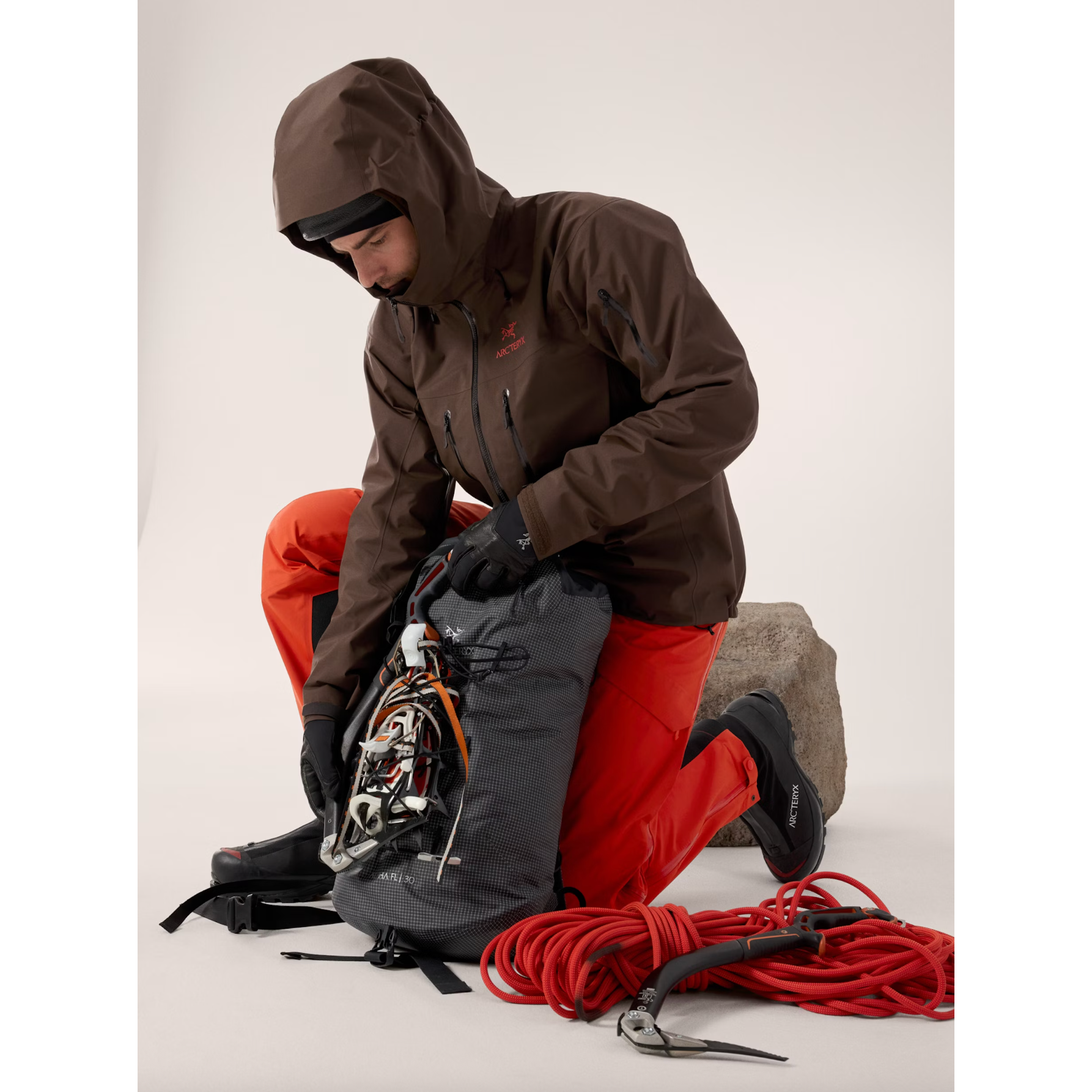 Arc'teryx Men's Alpha SV Jacket in Carob/Blk/Dynasty