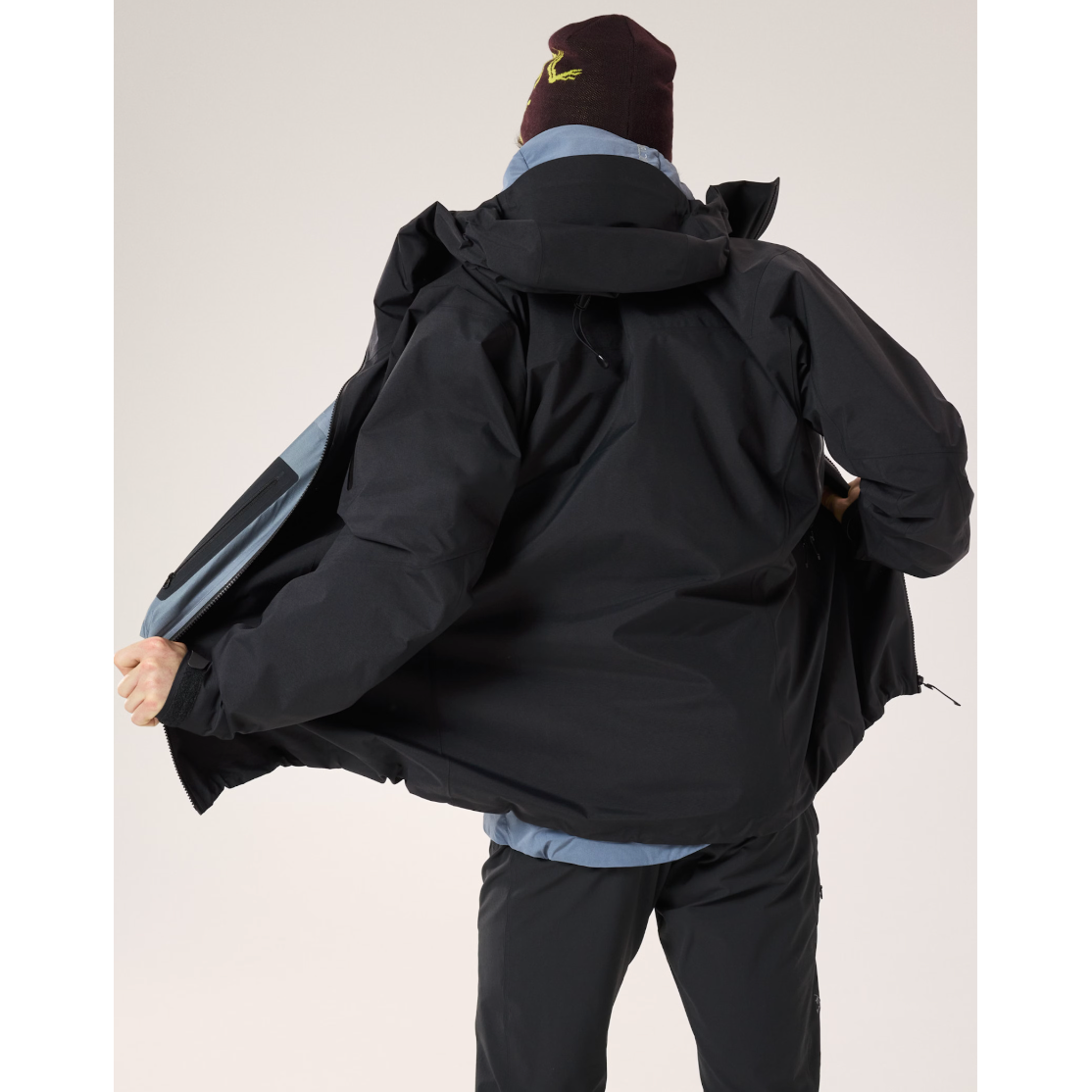 Arc'teryx Men's Alpha SV Jacket in Black