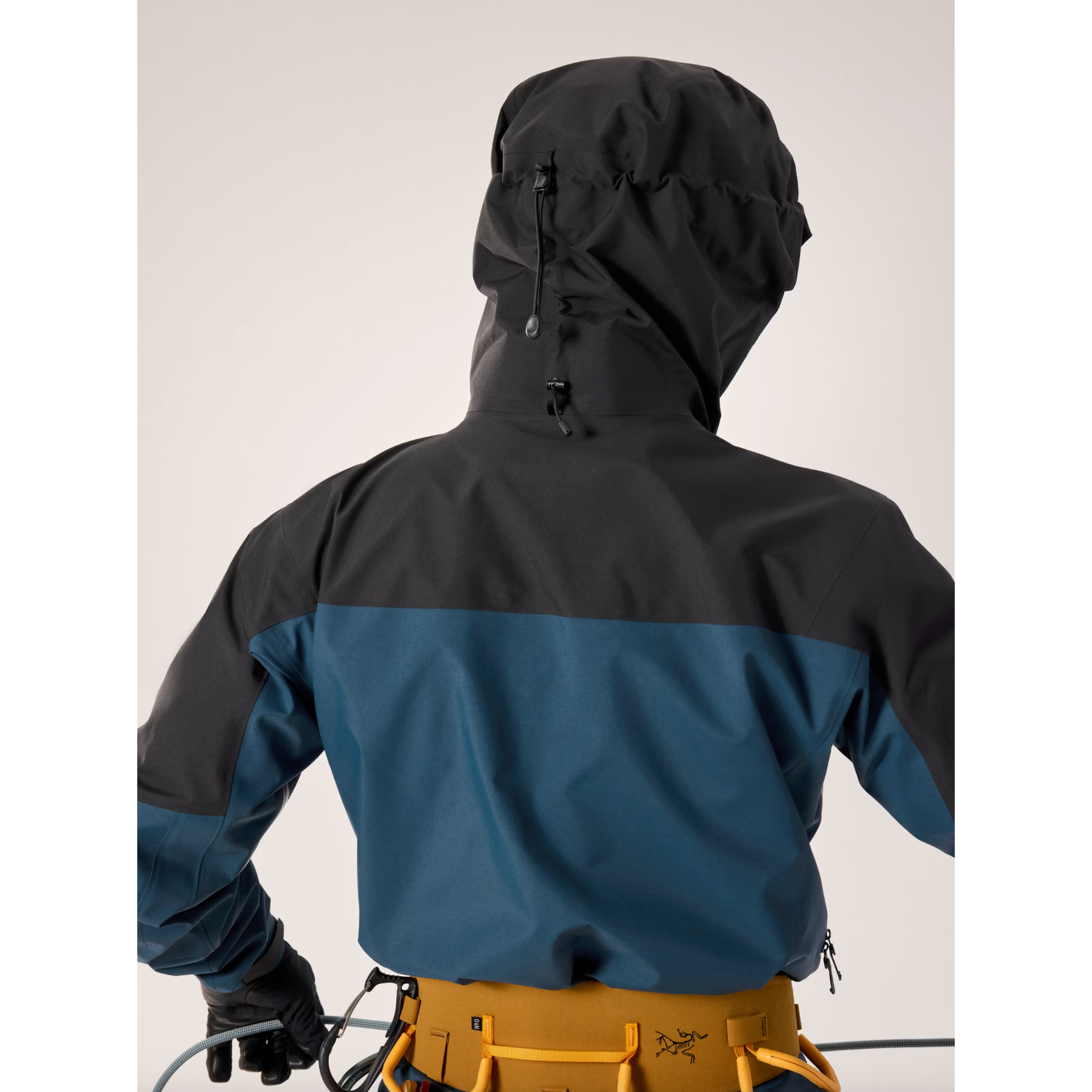 Arc'teryx Men's Alpha SV Jacket in Lodestar
