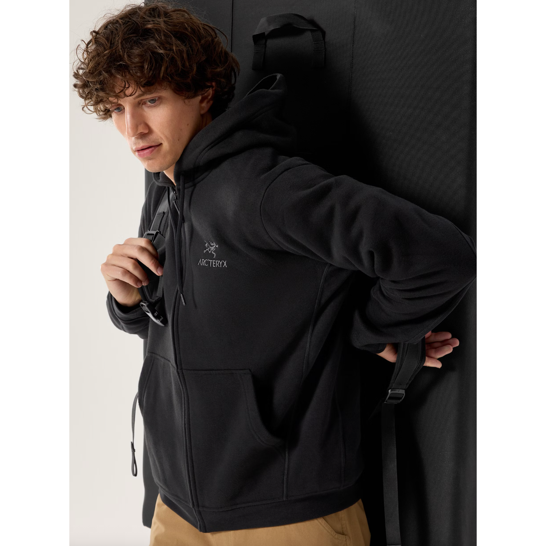 Arc'teryx Men's Emblem Fleece Full Zip Hoody | Black Arc'teryx Men's Emblem Fleece Full Zip Hoody | Black
