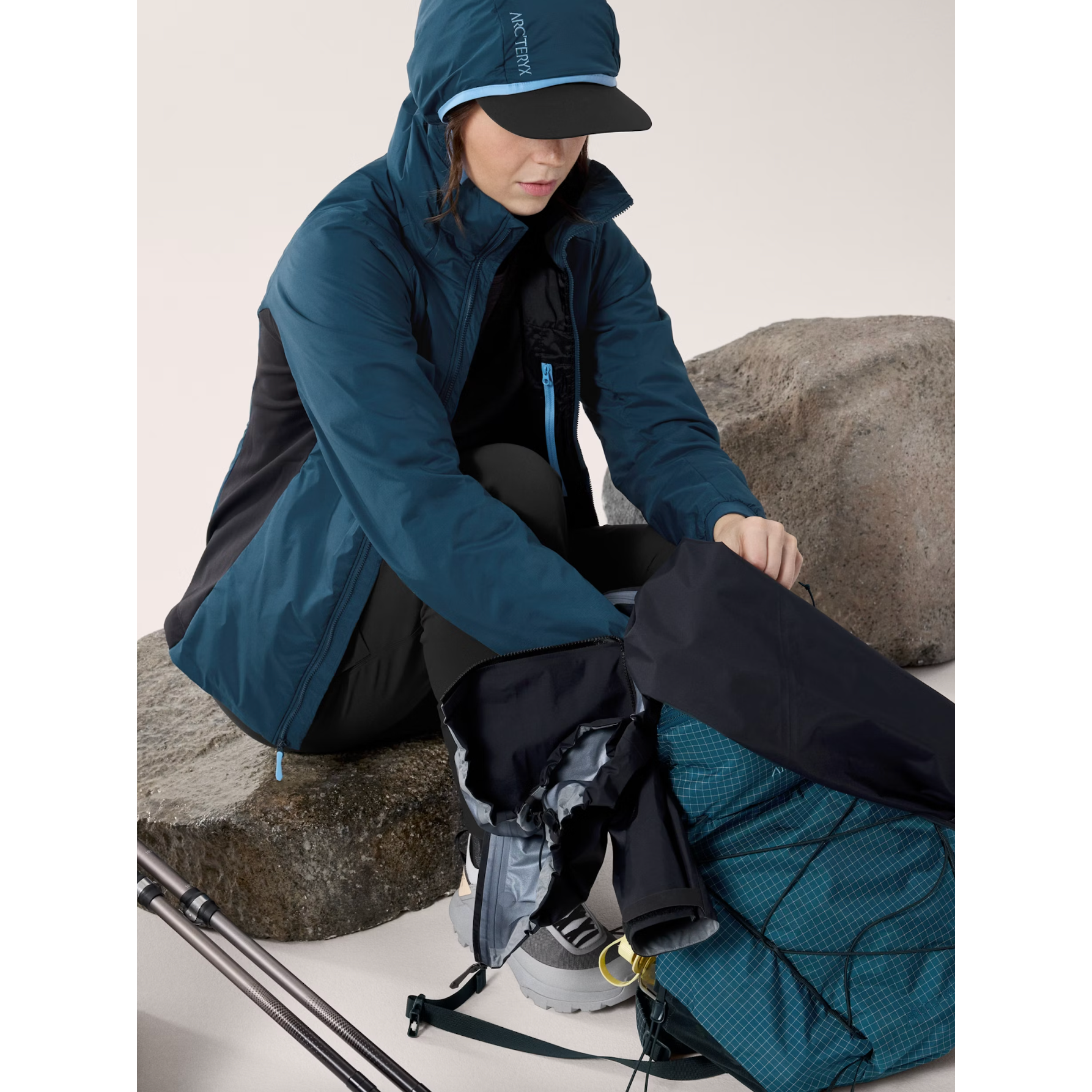 Arc'teryx Women's Atom Hoody in Midnight Frost