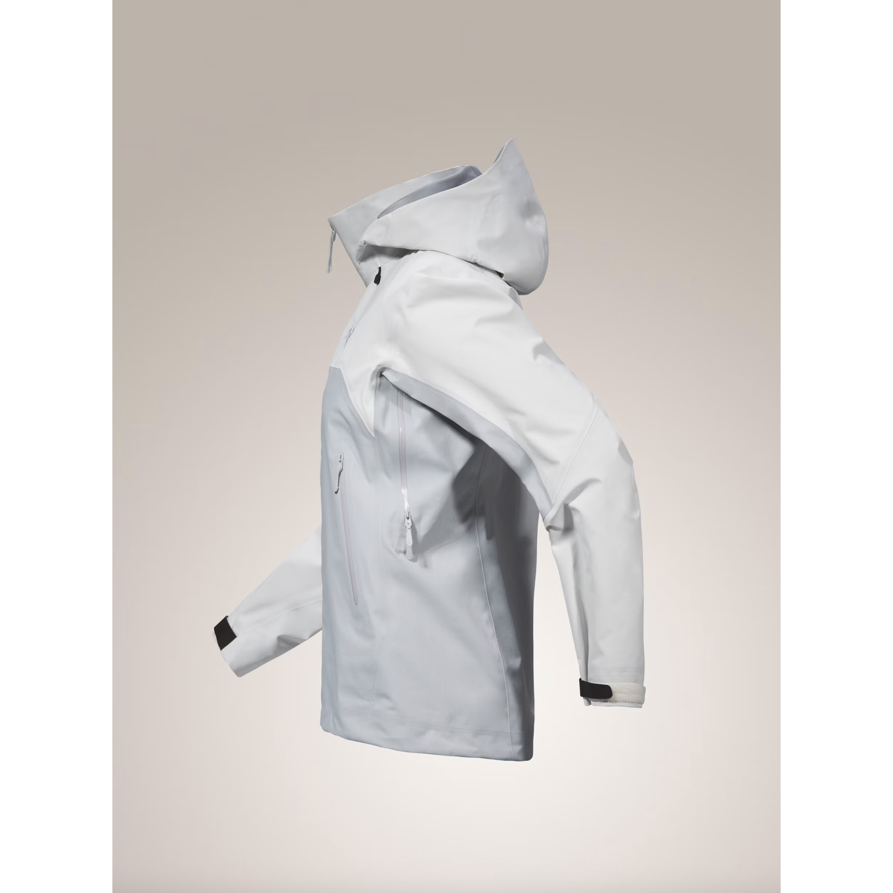 Arc'teryx Women's Beta AR Jacket in Arctic Silk/Solitude