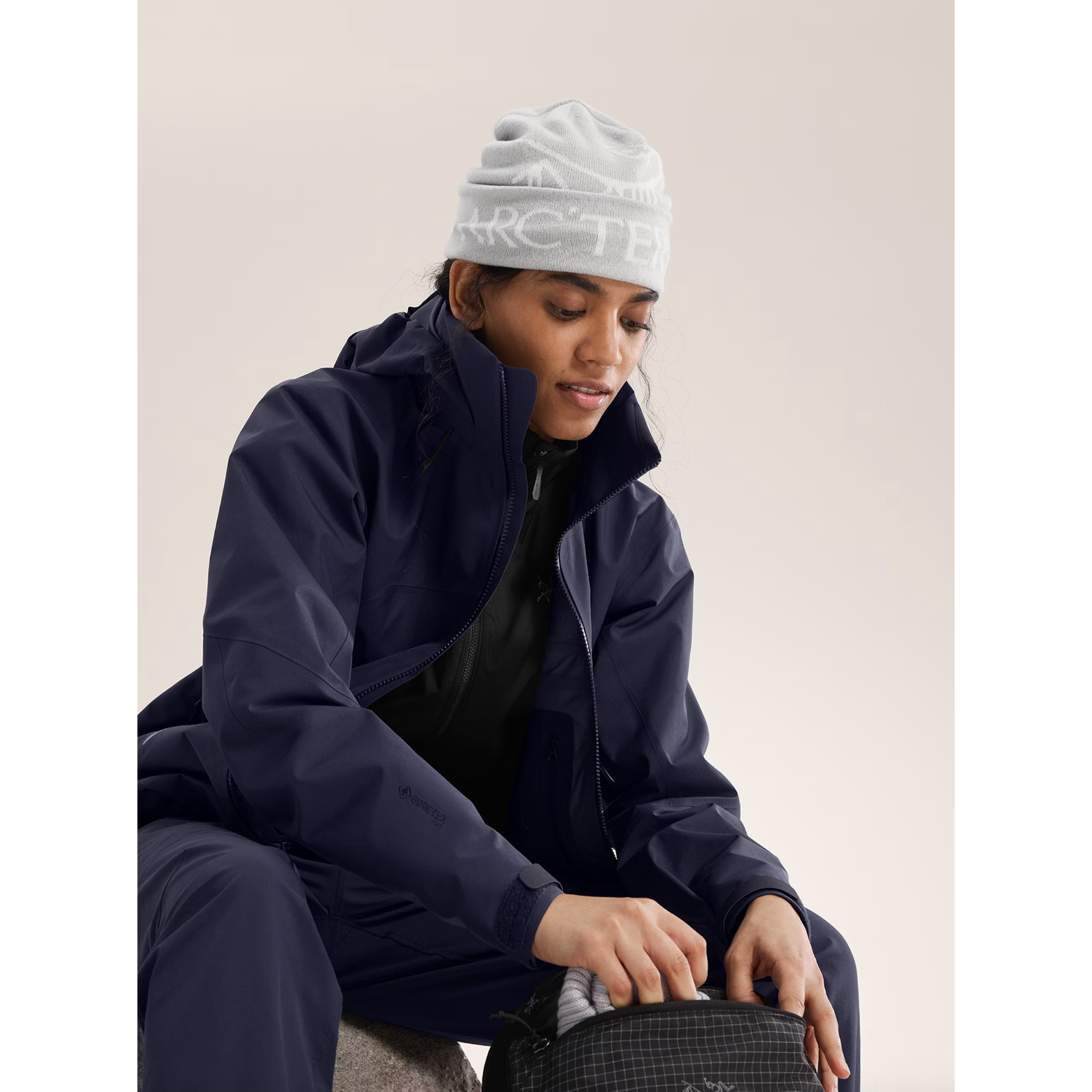 Arc'teryx Bird Word Toque in Solitude/Arctic Silk
