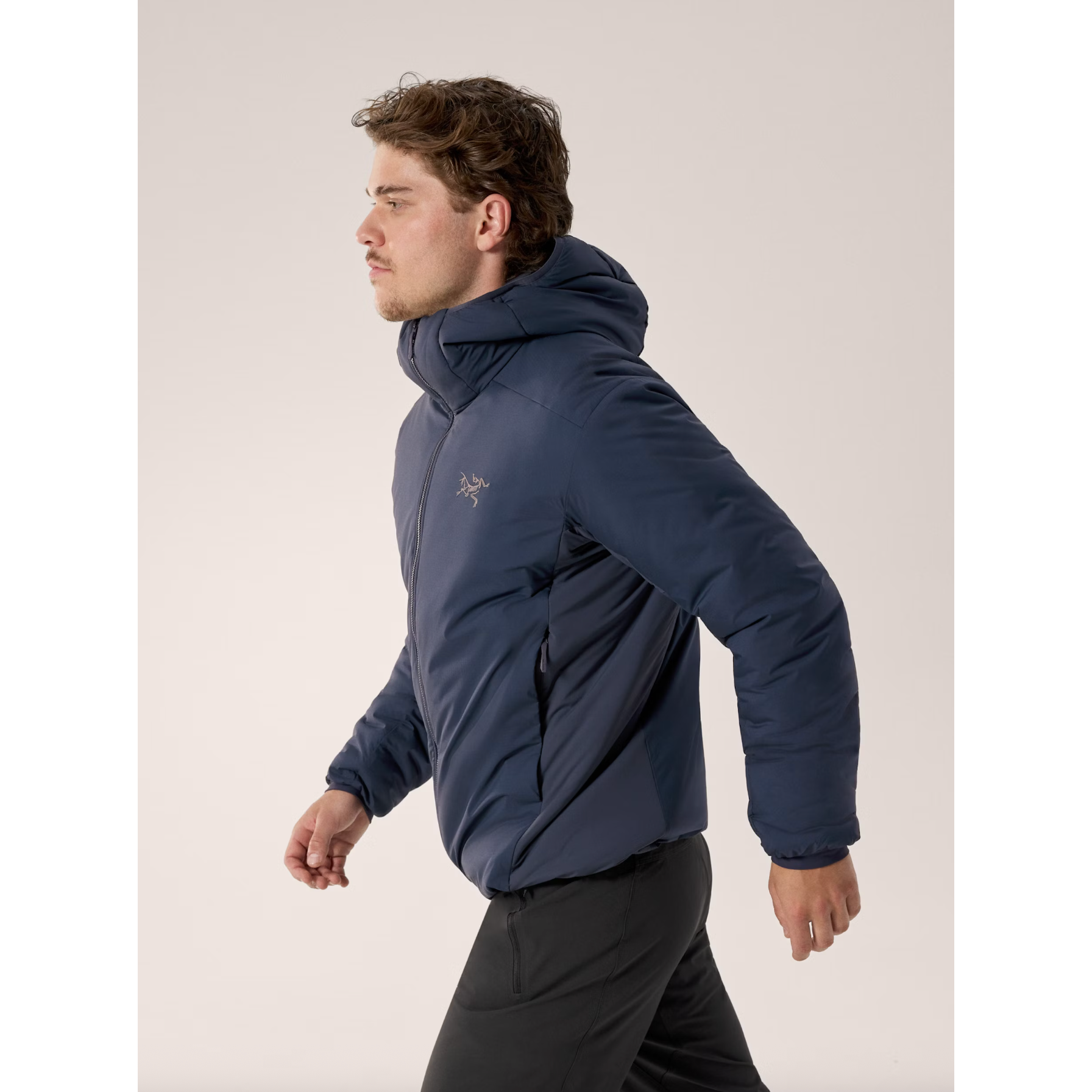 ジャケット・アウター ARC'TERYX Atom SV Hoody M Arc'teryx Men's Atom SV Hoody in Black Sapphire