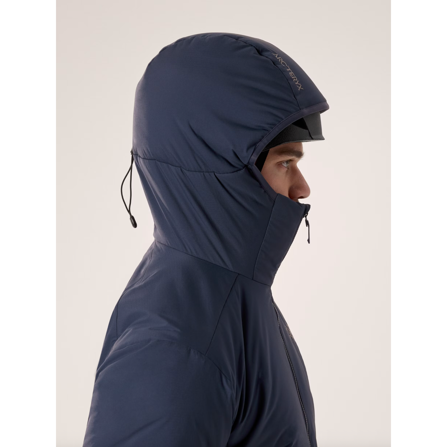 Arc'teryx Men's Atom SV Hoody in Black Sapphire