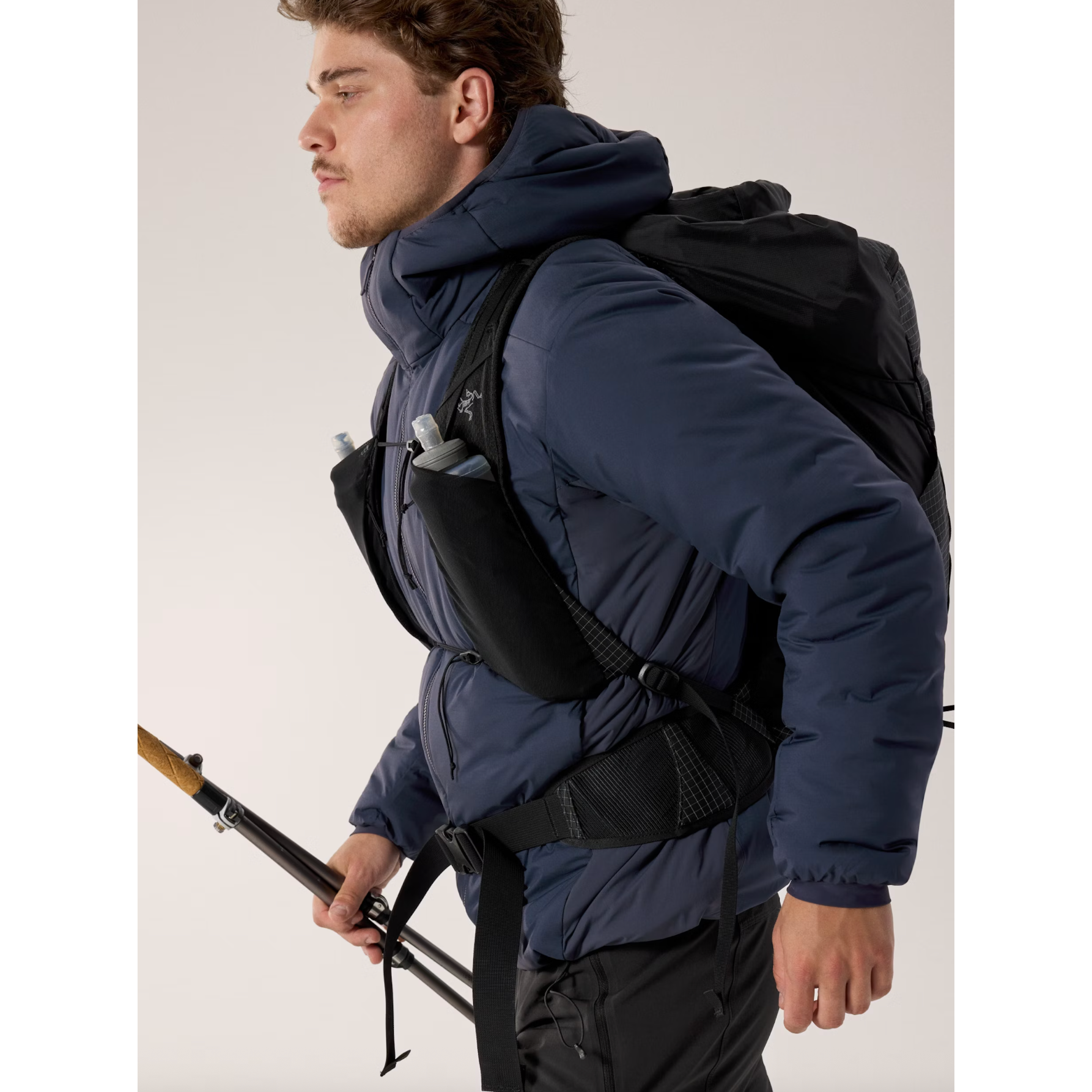 Arc'teryx Men's Atom SV Hoody in Black Sapphire