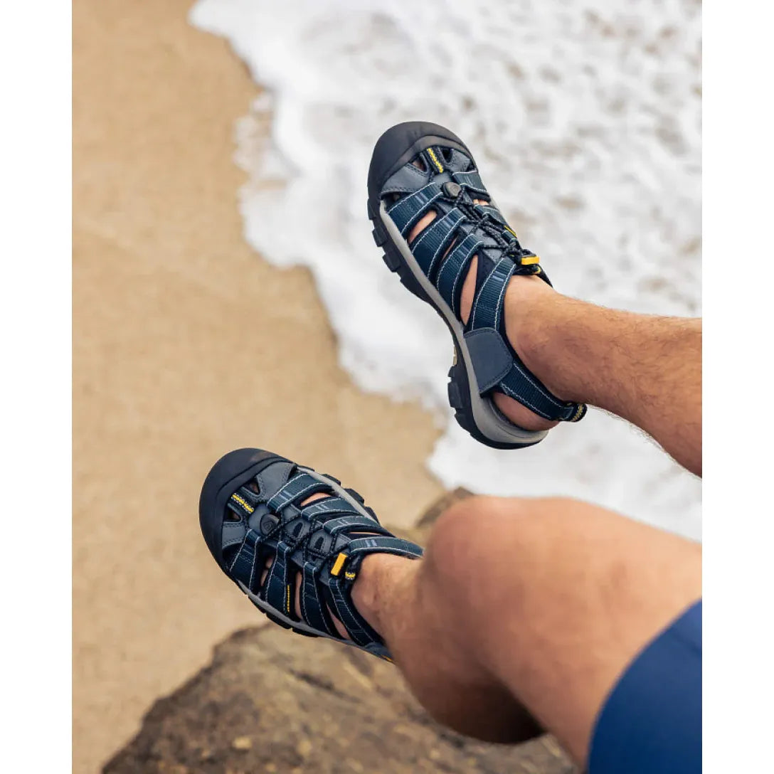 Keen Men's Newport H2 in Black Steel Grey