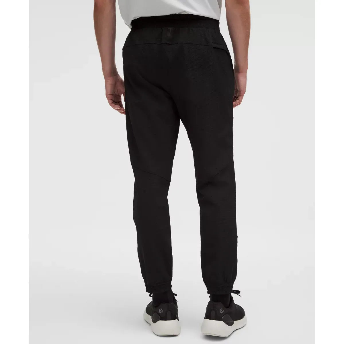Lululemon Men's License to Train Textured Jogger Regular in Black