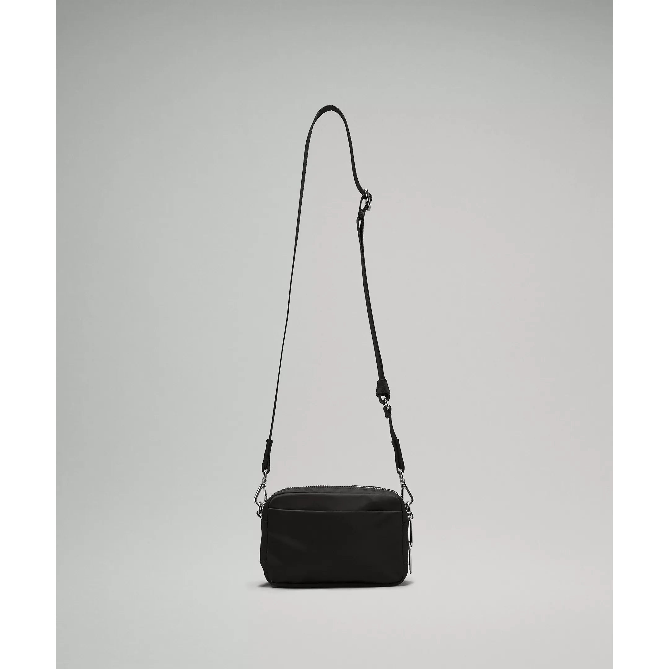Lululemon Everywhere Crossbody Bag 2L Metal Hardware in Black