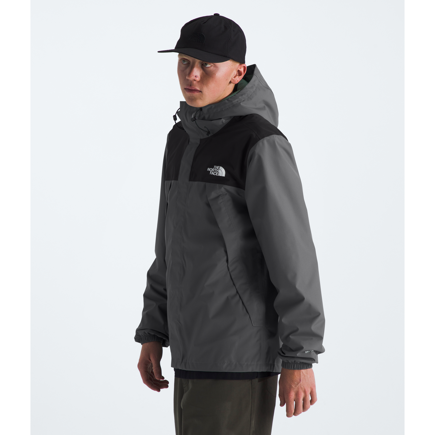#color_smoked-pearl-tnf-black