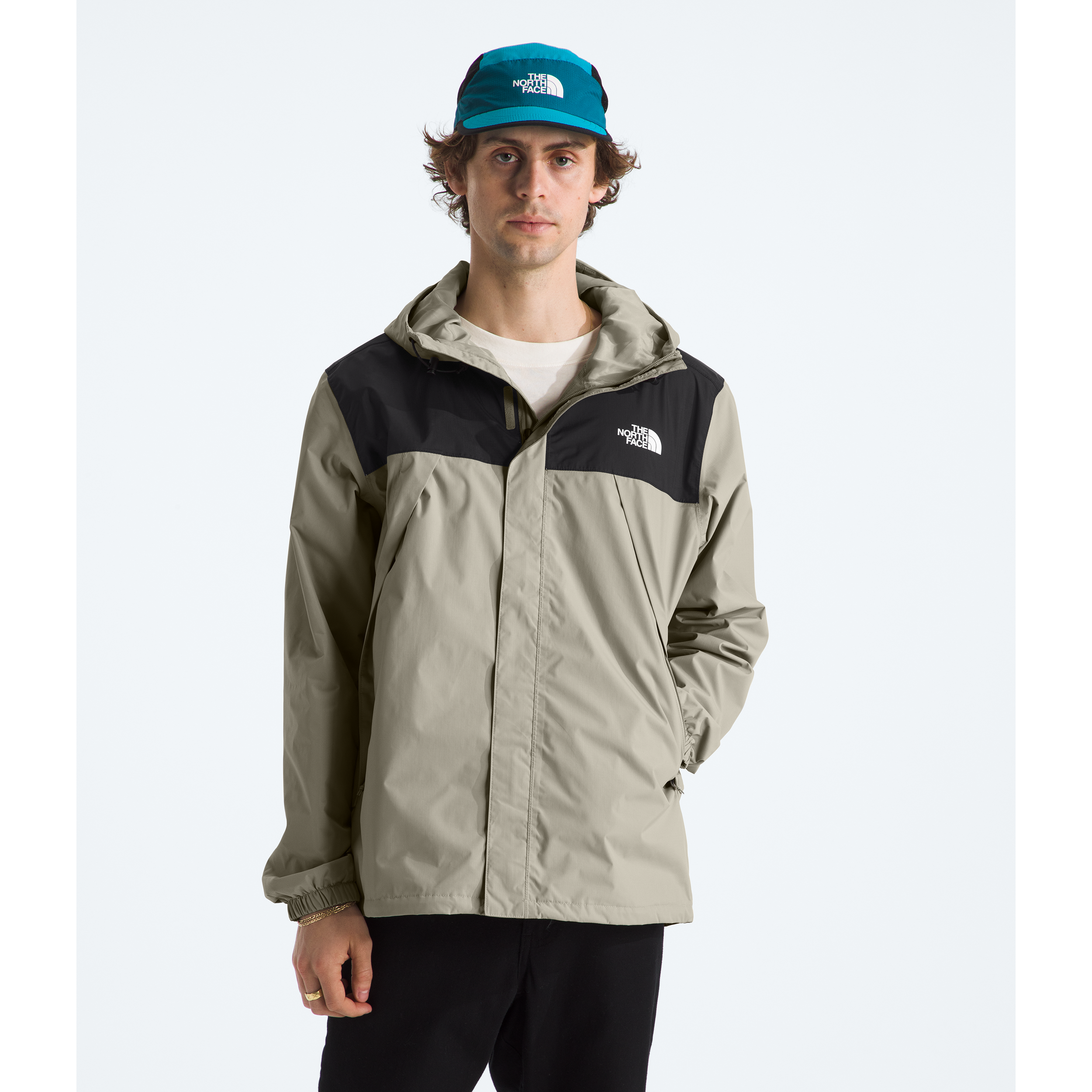 #color_clay-grey-tnf-black