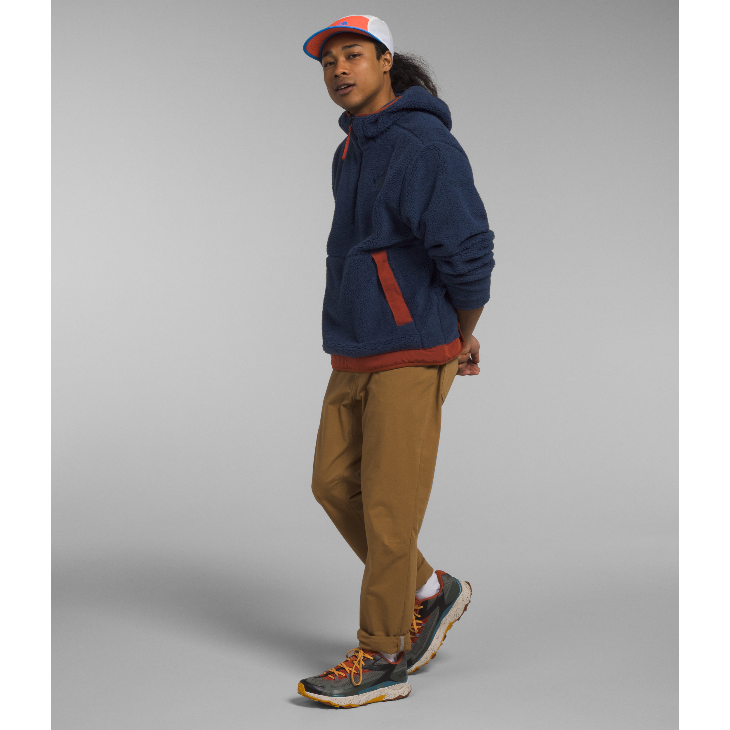 The North Face Men's Campshire Fleece Hoodie in Summit Navy/Brandy Brown  Men's Apparel