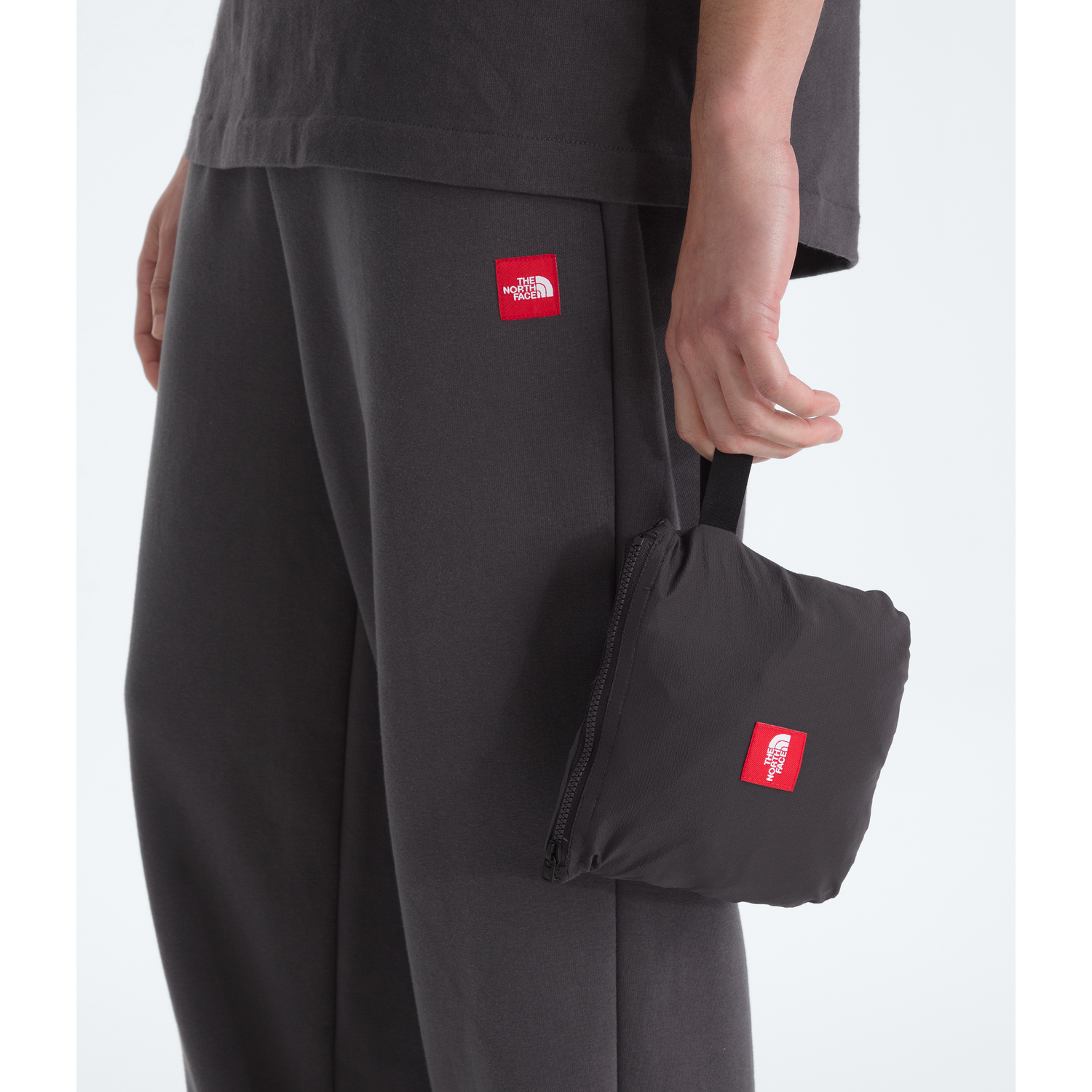 The North Face Men's Red Box Packable Wind Pants in Obsidian