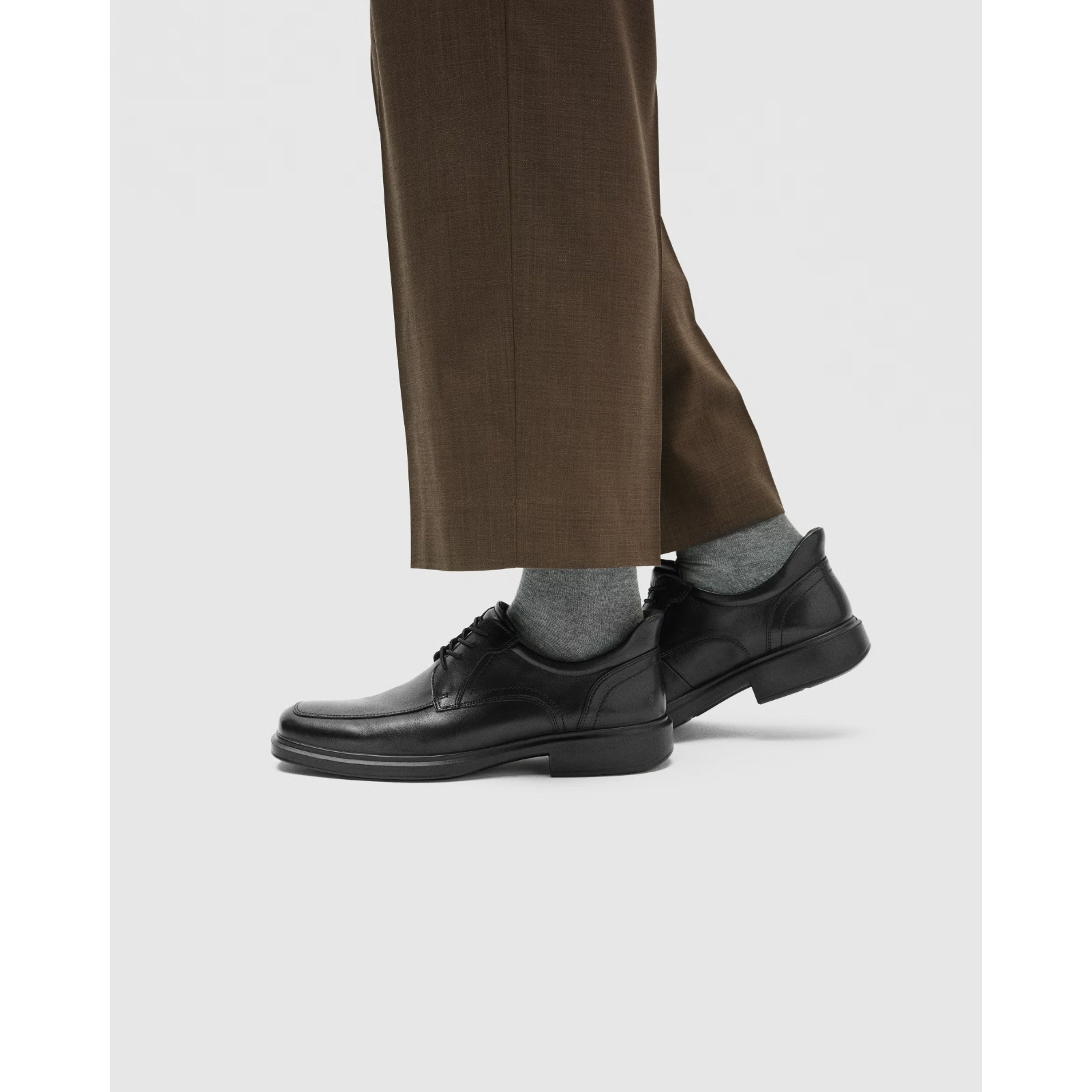 Ecco Men's Helsinki 2 Leather Slip-In Derby Shoe