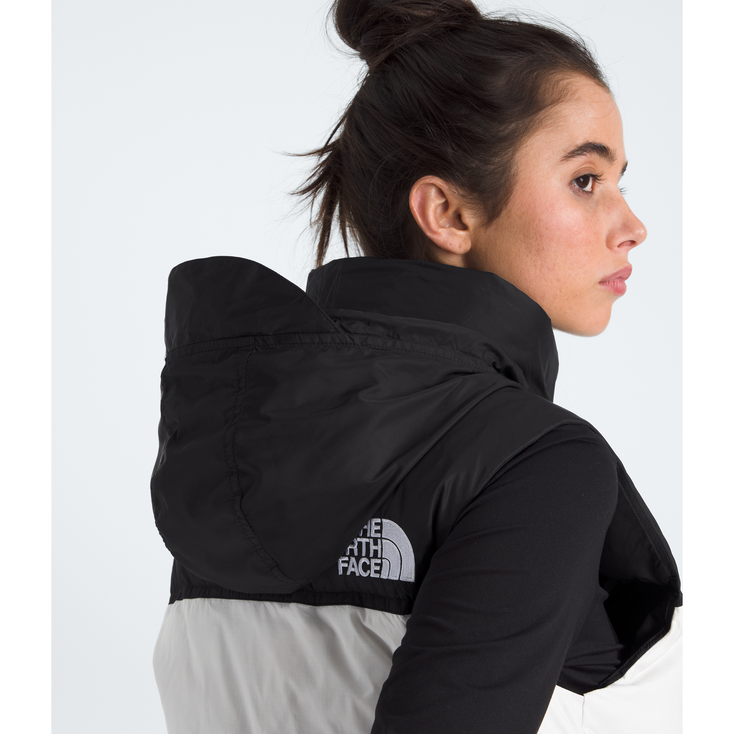 #color_tnf-white-dune-tnf-black-recycled-down