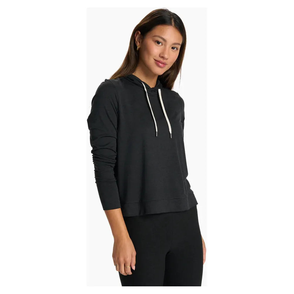 Vuori Women's Halo Essential Hoodie in Black Heather  Clothing