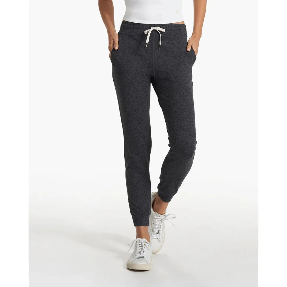 Vuori Women's Performance Jogger in Charcoal Heather  Clothing