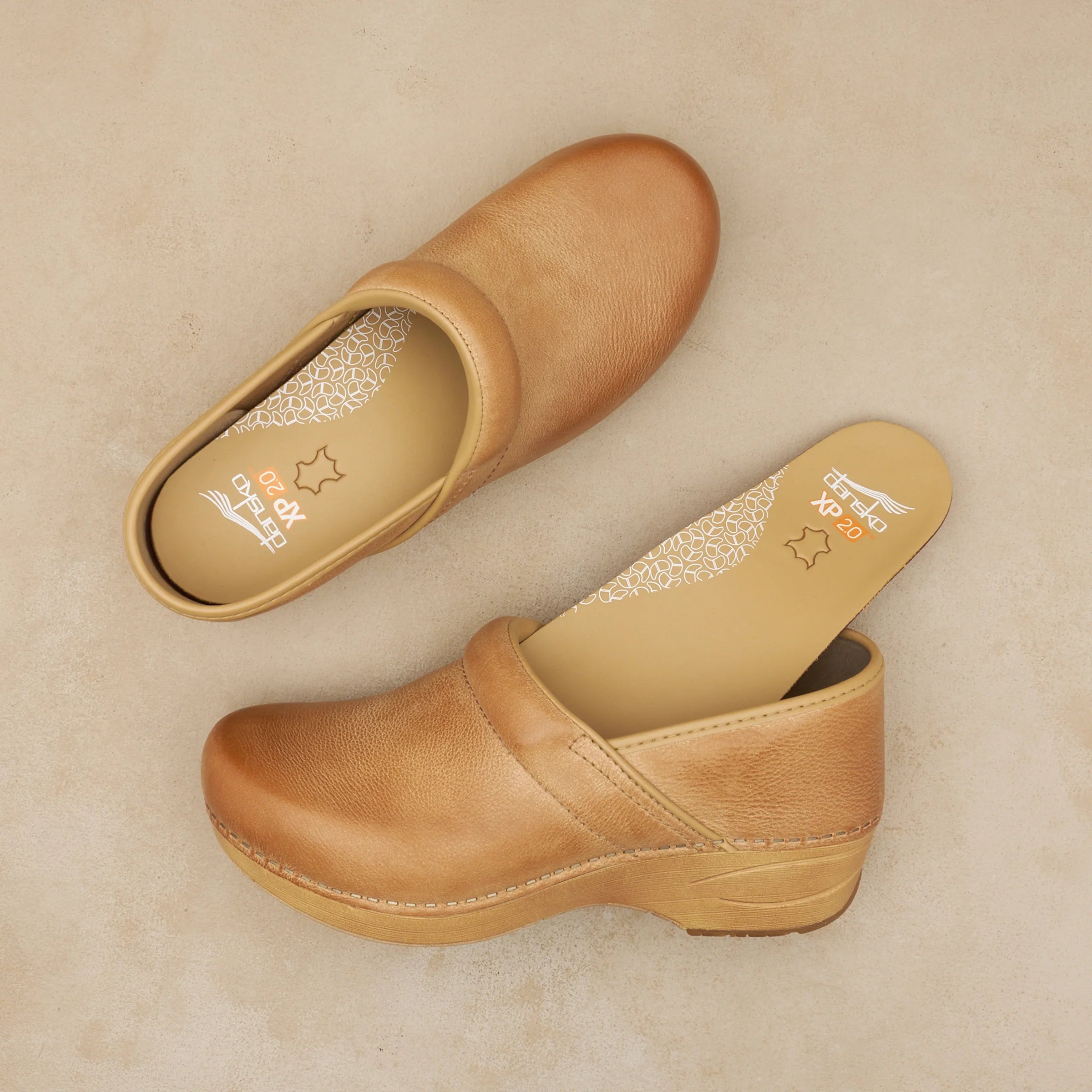 #color_honey-distressed-clog