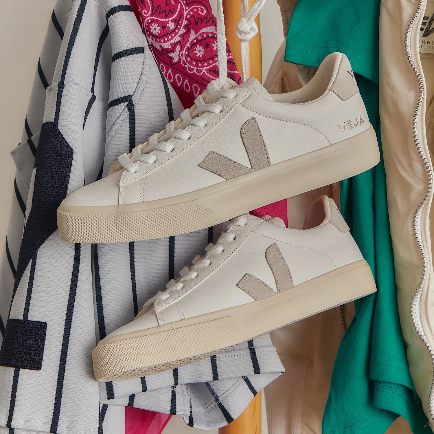 Veja Women's Campo Leather in White Natural