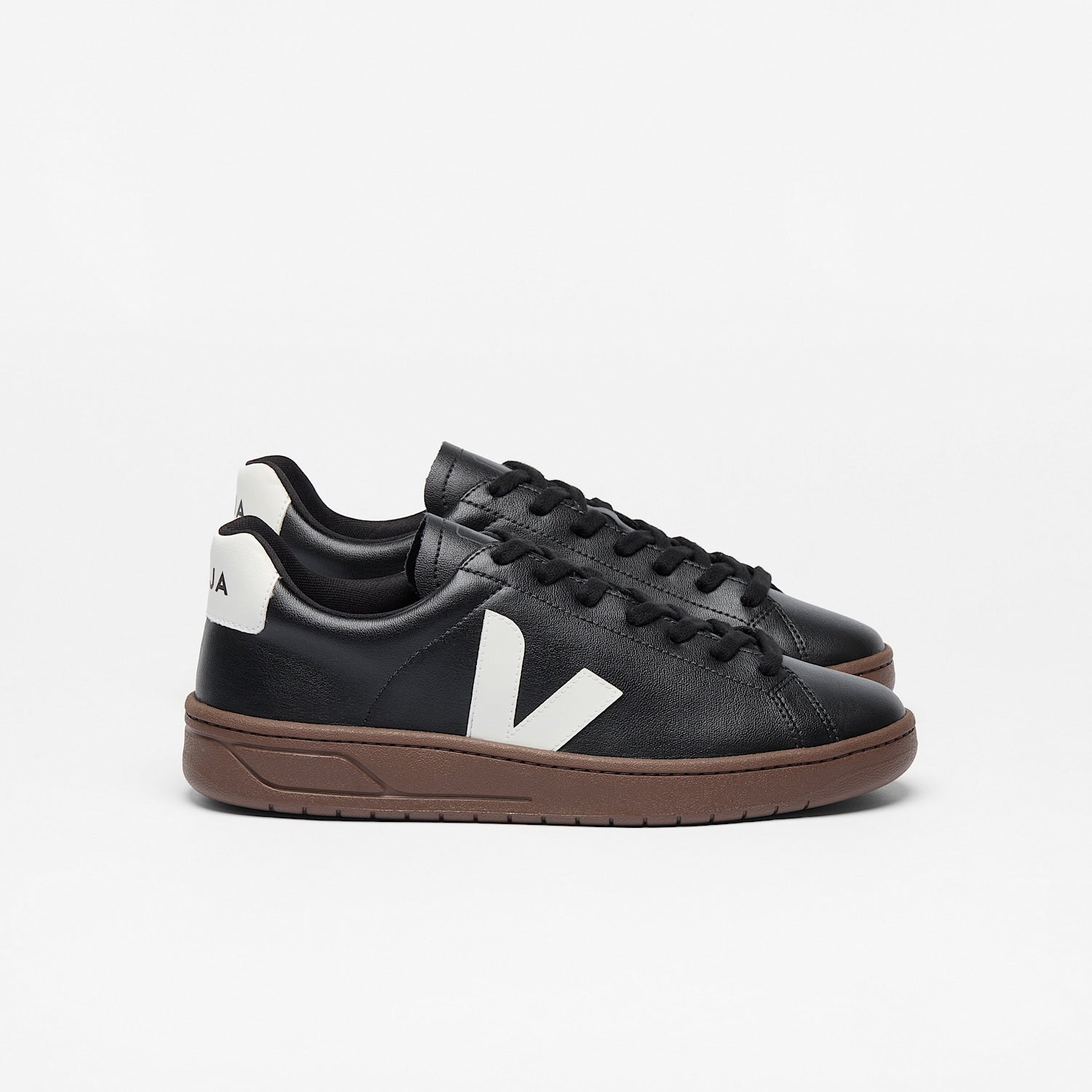Veja Men's Urca CWL in Black White