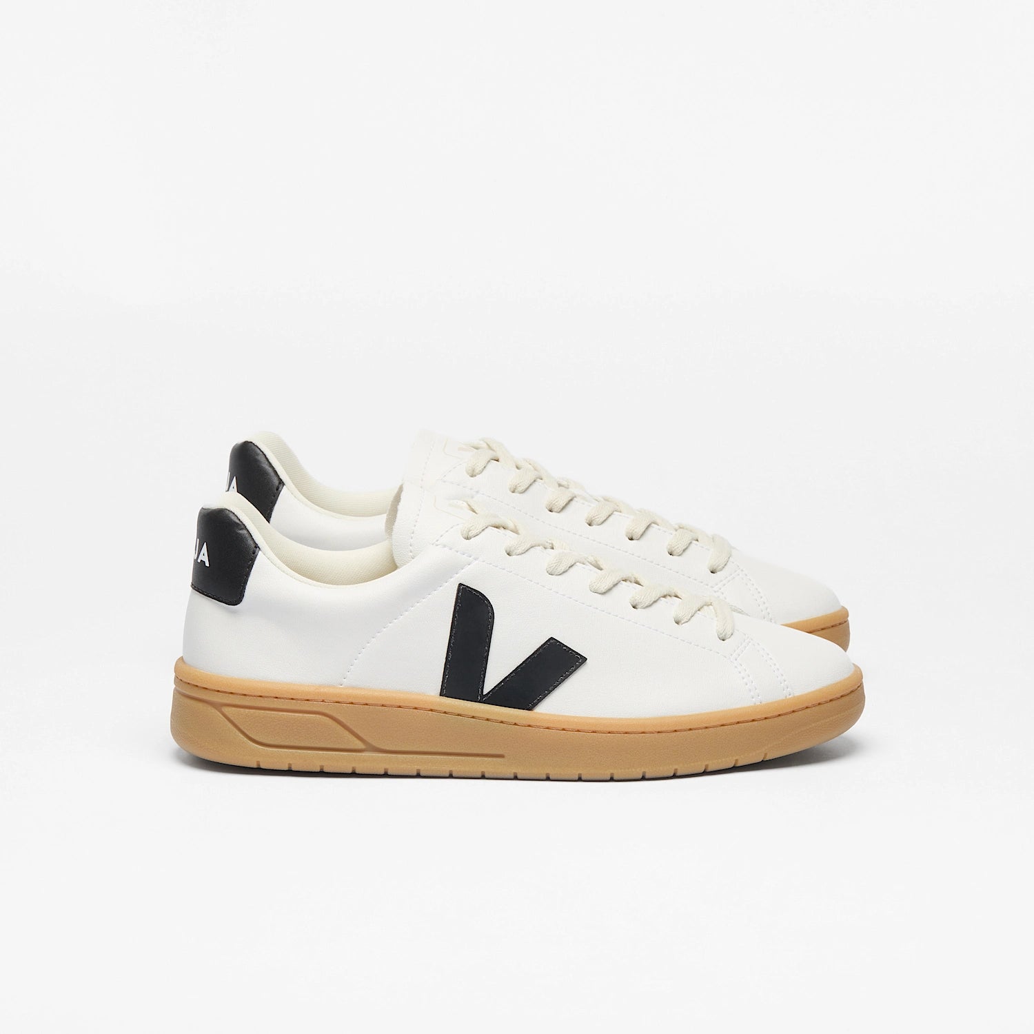 Veja Women's Urca CWL in Black White Natural