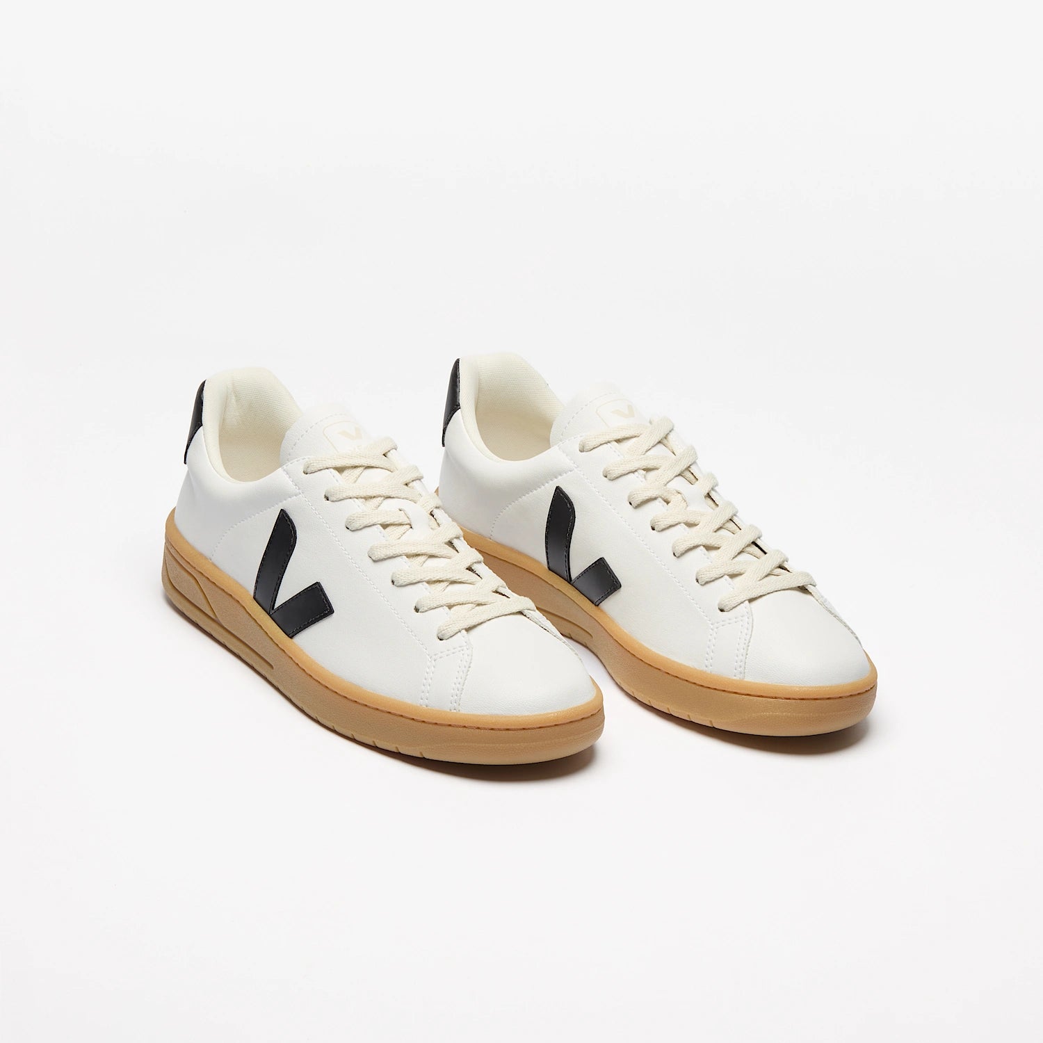 Veja Women's Urca CWL in Black White Natural