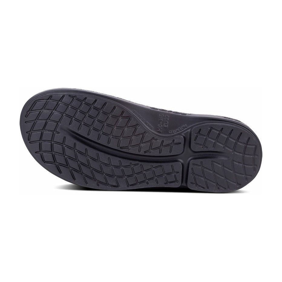 OOFOS Unisex Oocloog Clogs in Black  Men's Footwear