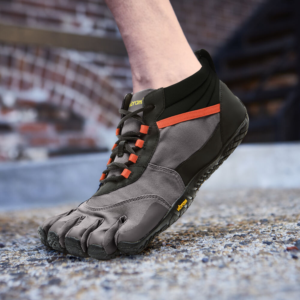 Vibram Men's V-Trek Insulated in Black/Grey/Flame Red  