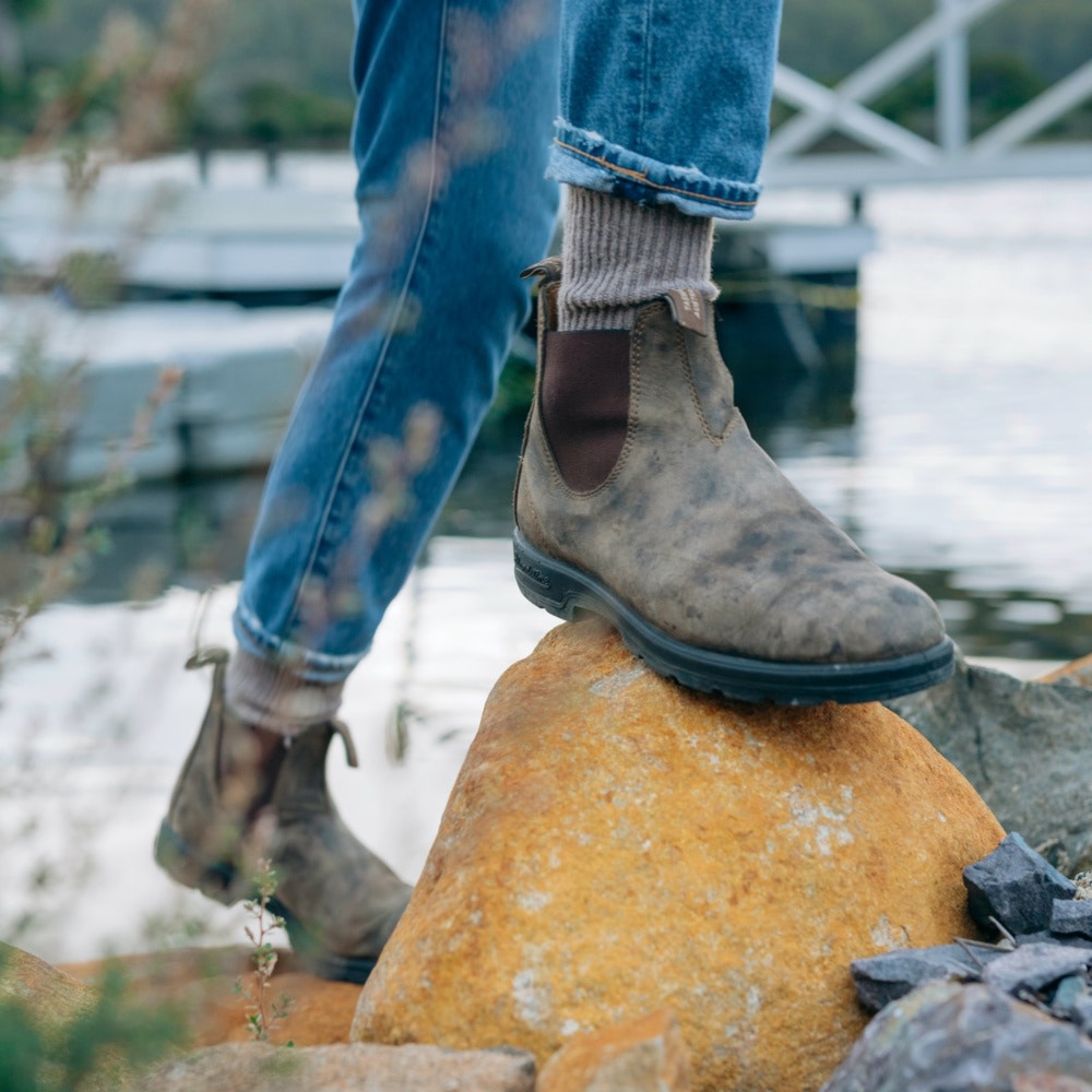 Blundstone Classic 585 Chelsea Boots in Rustic Brown  Men's Boots