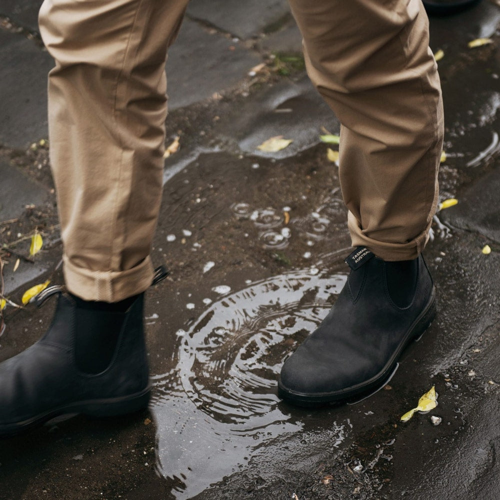 Blundstone Chelsea Boots In Classic 587 In Black Footprint USA