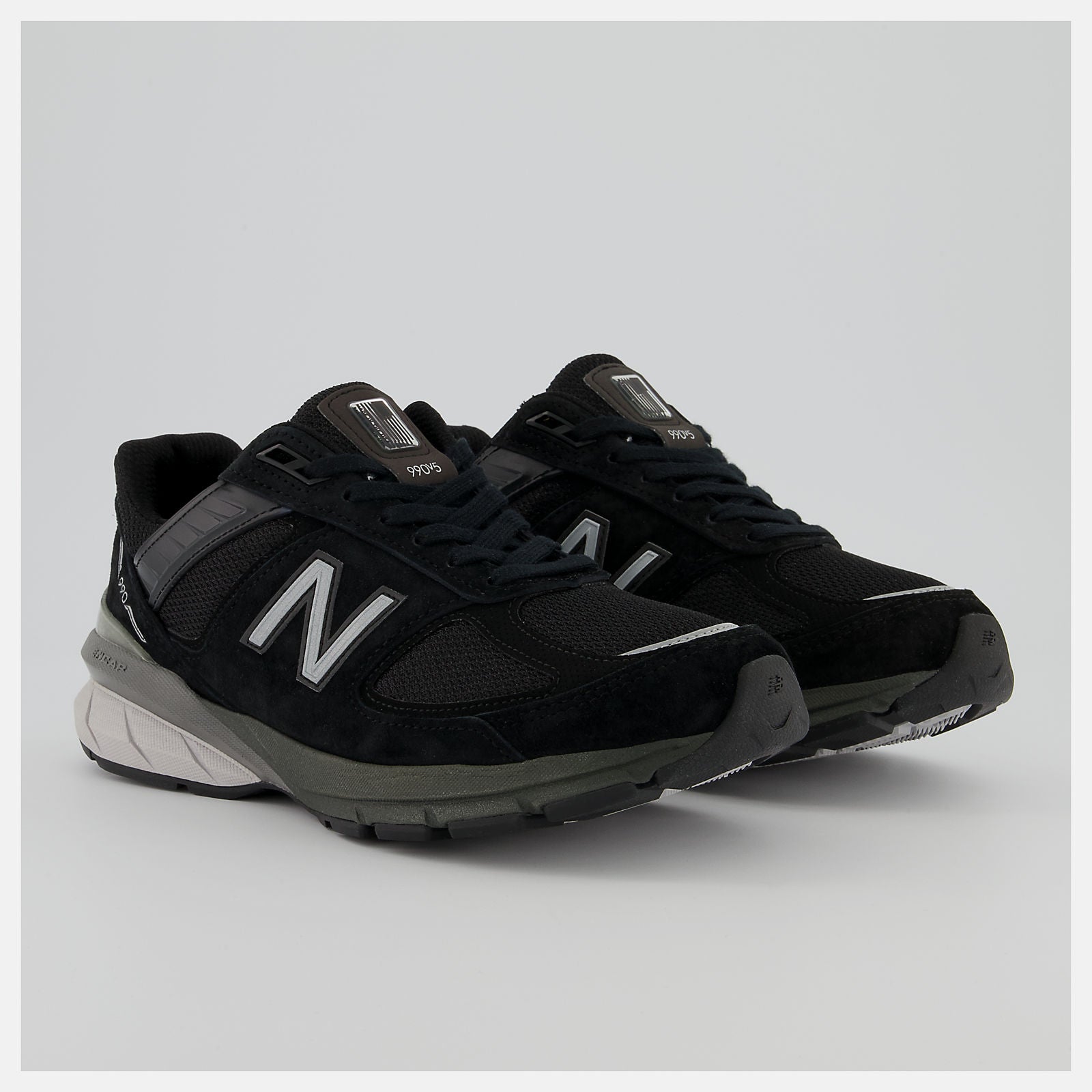 New balance 990v5 all black hotsell